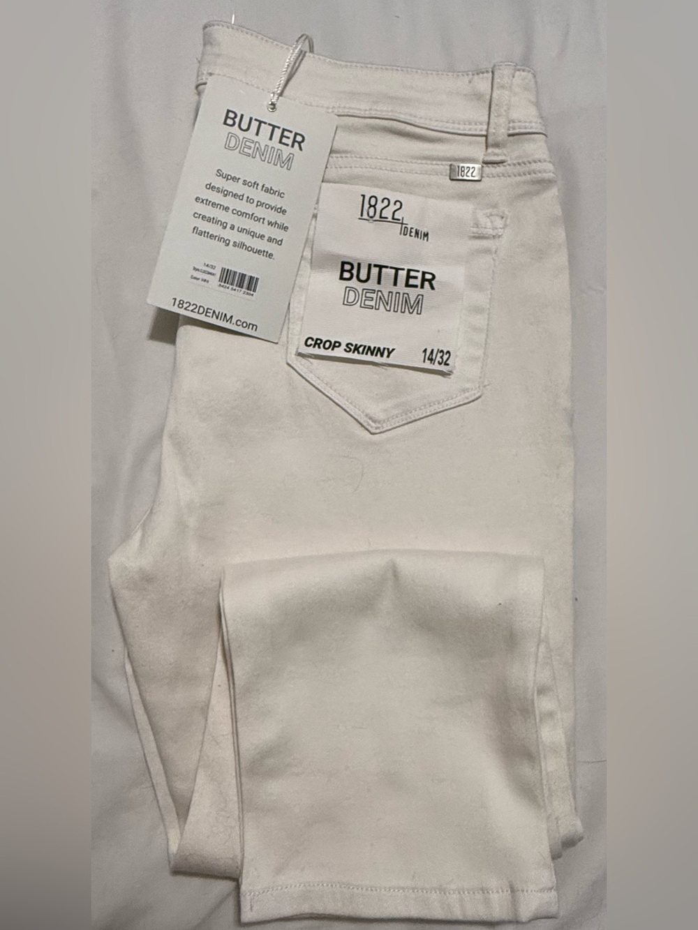 NWT 1822 Denim Butter Denim White Crop Skinny Jeans